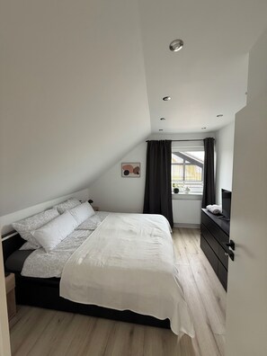 2 bedrooms, bed sheets