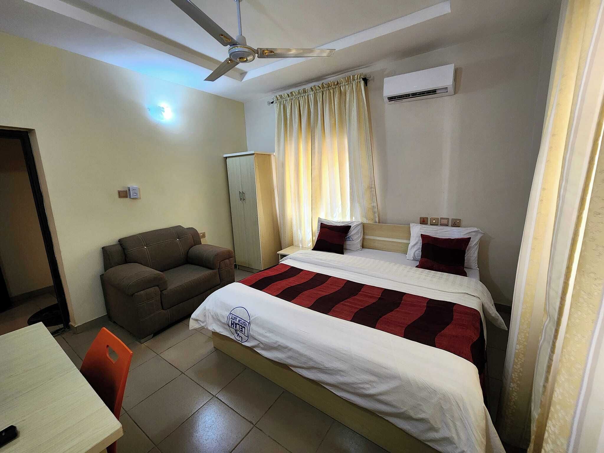 Coffres-forts dans les chambres, bureau