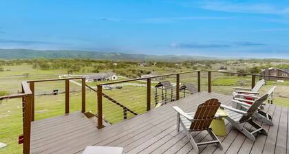 Modern Mountain Home+Hot Tub &+Scenic Views+Pets