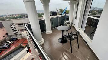 Apartemen Junior, balkon, pemandangan kota | Pemandangan balkon