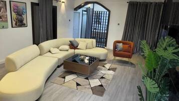 Junior appartement, balkon, uitzicht op stad | Woonruimte