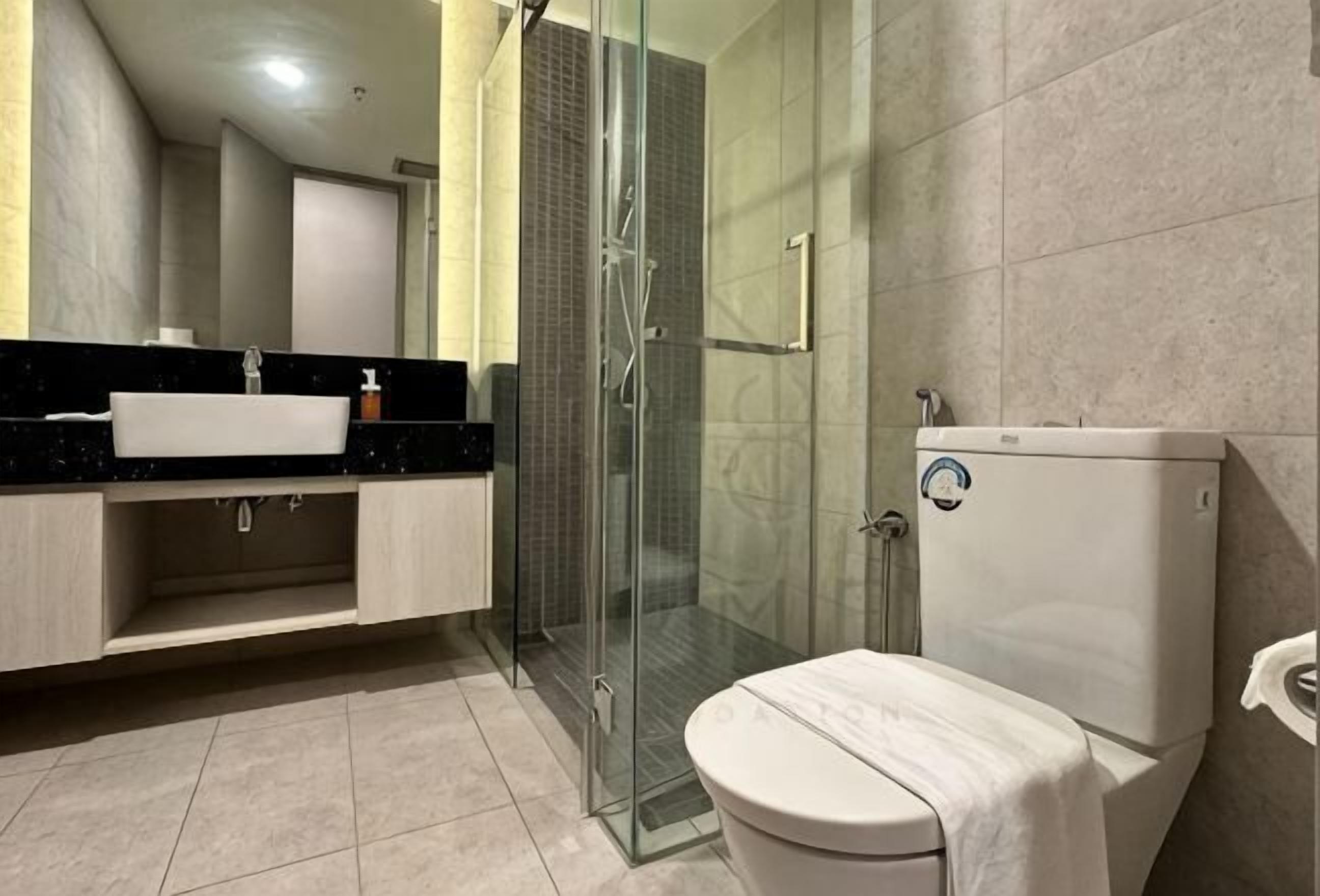 Free toiletries, bidet