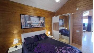 2 chambres, fer et planche à repasser, Wi-Fi, draps fournis