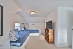 5 Schlafzimmer, Bügeleisen/Bügelbrett, Internetzugang, Bettwäsche