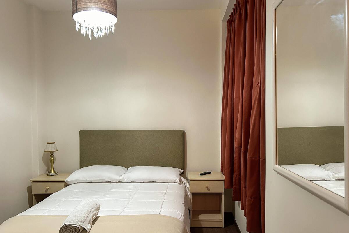 Basic Single Room, City View | WiFi (free)