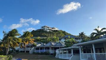 Suite, Bay View | Room amenity