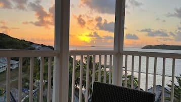 Suite, Bay View | Room amenity