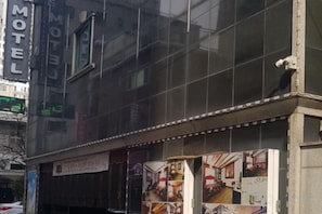 Unclassified image, 3 of 7, button - Sisilli Motel (Uijeongbu)
