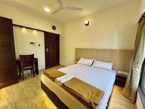 1 bedroom, internet - 1 Room Kitchen at Malad West (Mumbai)