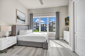 5 chambres, coffre-fort, fer et planche à repasser, lit de bébé portatif