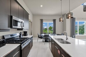 Fridge, oven, stovetop, dishwasher