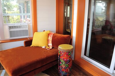 Retro River View Home in Calico Rock