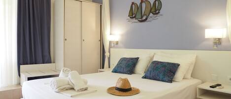 Leilighet – superior, ikke-røyk, hageutsikt | Sengetøy av topp kvalitet, safe på rommet og strykejern/-brett