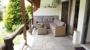 Superior Apartment, Non Smoking, Garden View | Teres/patio