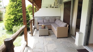 Superior Apartment, Non Smoking, Garden View | Teres/patio