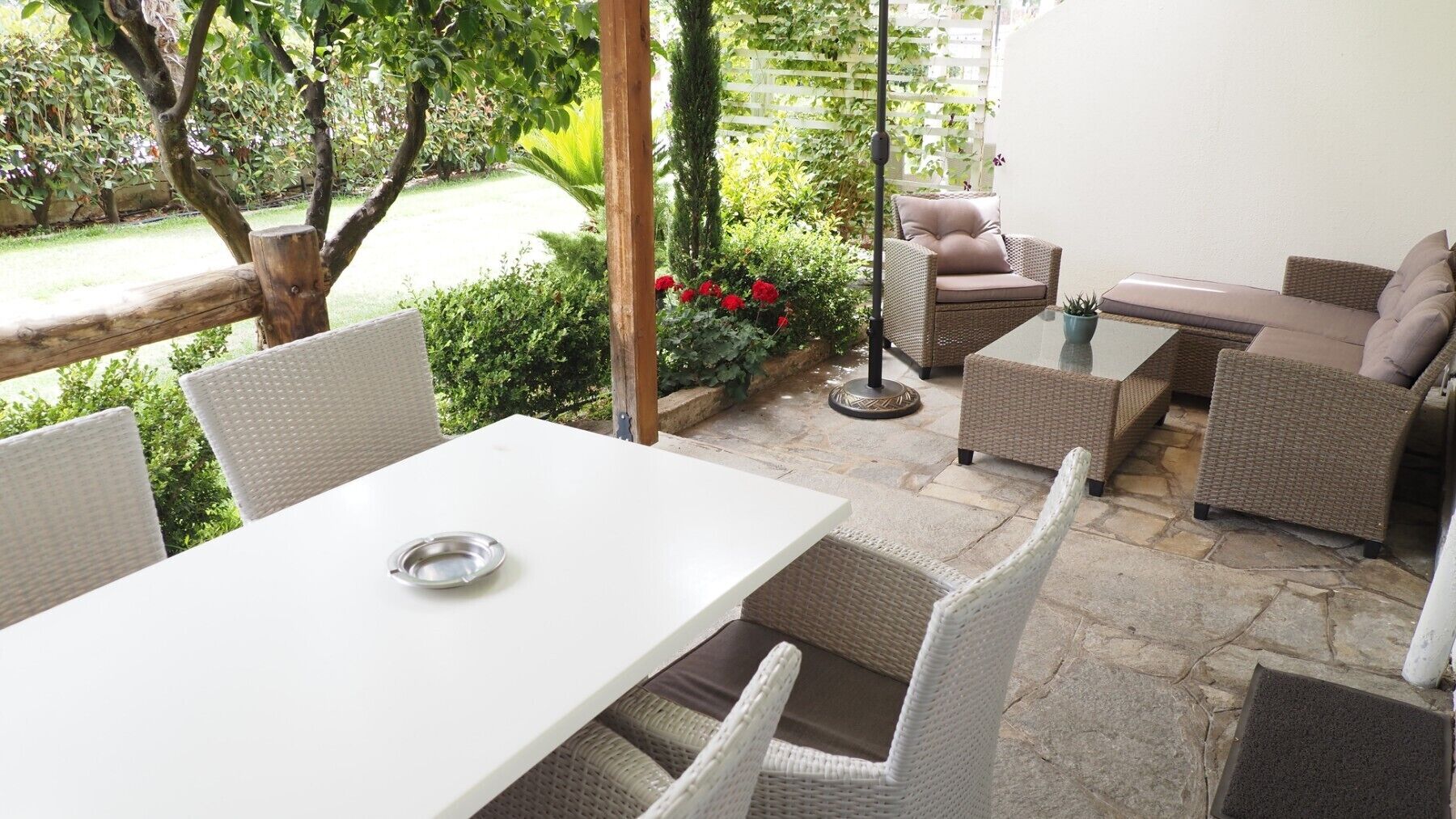 Apartamento família, vista para o jardim | Roupas de cama premium, cofres nos quartos