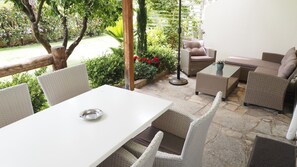 Family Apartment, Garden View