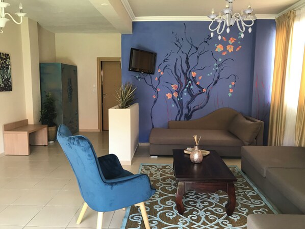 Apartment, Garden View | Living area