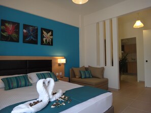 Superior-Studio, Gartenblick | Hochwertige Bettwaren, Zimmersafe, Bügeleisen/Bügelbrett