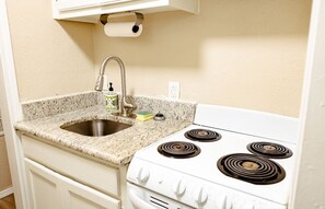 Un four, surface de cuisson