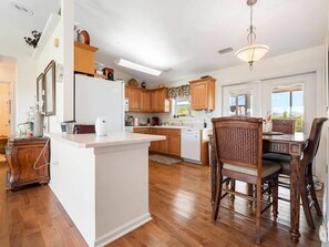 Private kitchen - The Flamingo House at Keaton Beach - Canal Access (Taylor County)