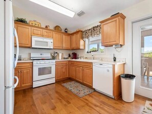 Private kitchen - The Flamingo House at Keaton Beach - Canal Access (Taylor County)