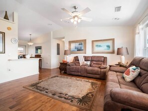 TV - The Flamingo House at Keaton Beach - Canal Access (Taylor County)