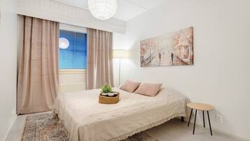 1 bedroom, internet, bed sheets