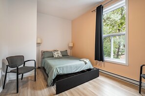 3 عدّة غرف نوم وواي فاي وملاءات أسرّة