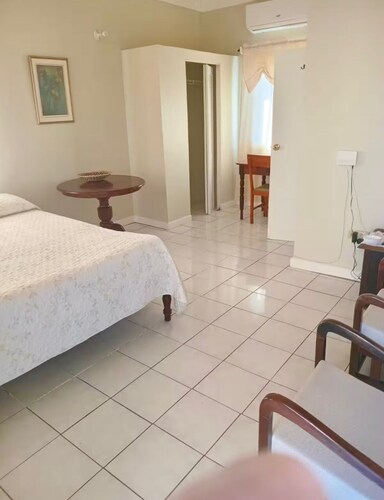 B&B at Parakeet Hill