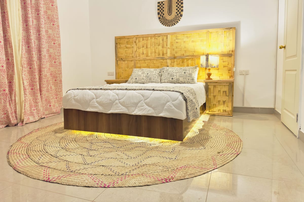 Deluxe Double Room, City View | Desk, laptop workspace, free WiFi