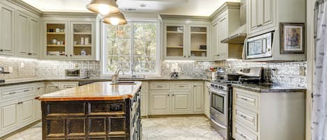 Refrigerador, microondas, parrilla de estufa y lavavajillas