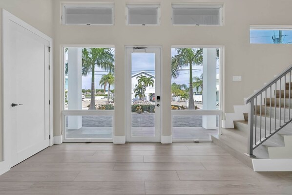 Interior - Waterfront Luxury: Pool, Dock & Near Beach! (Marathon)