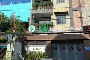 Unclassified image, 3 of 9, button - La Phan Huy Ich Hotel (Ho Chi Minh City)