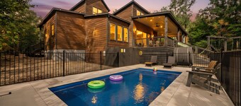 Luxury 4BR Cabin on Pond for 18p- Pool, Sauna, Hot Tub & Game Room in Broken Bow