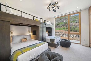 3 bedrooms, WiFi, bed sheets