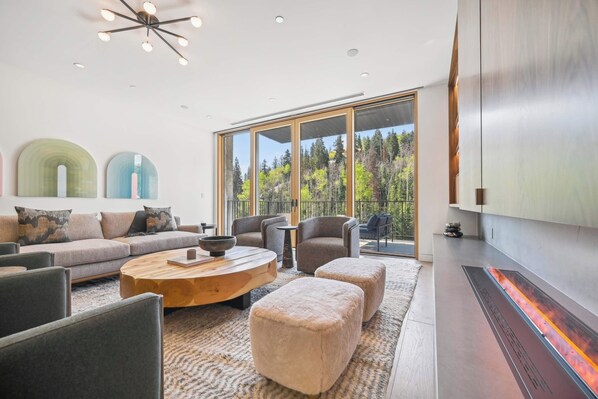 Téléviseur connecté, foyer