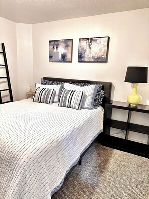 2 bedrooms, desk, iron/ironing board, free WiFi - Charming 2-bedroom apartment in downtown Vancouver (Vancouver)