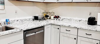 Charming 2-bedroom apartment in downtown Vancouver