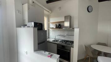 Microonde, forno, piano cottura