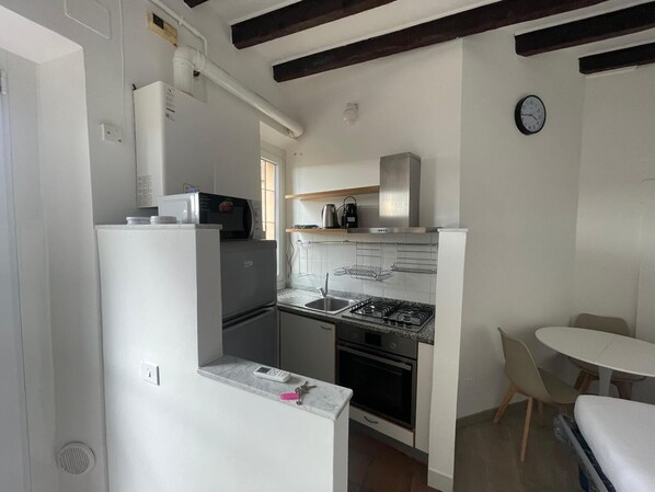 Microonde, forno, piano cottura