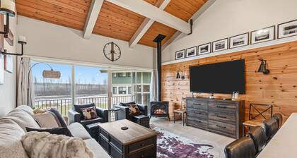 Lakefront Condo del Sol with Boat Slip & Pool