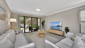 Smart TV - Cleopatra's Oasis at Lagoon Estate (Nelson Bay)