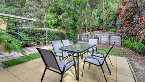 تناول الطعام بالخارج