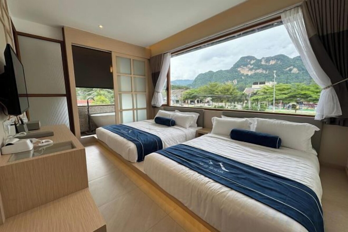 Quadruple Room With Mountain View