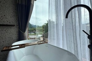 Soundproofing, iron/ironing board - Muzi Boutique Hotel (Tambun)