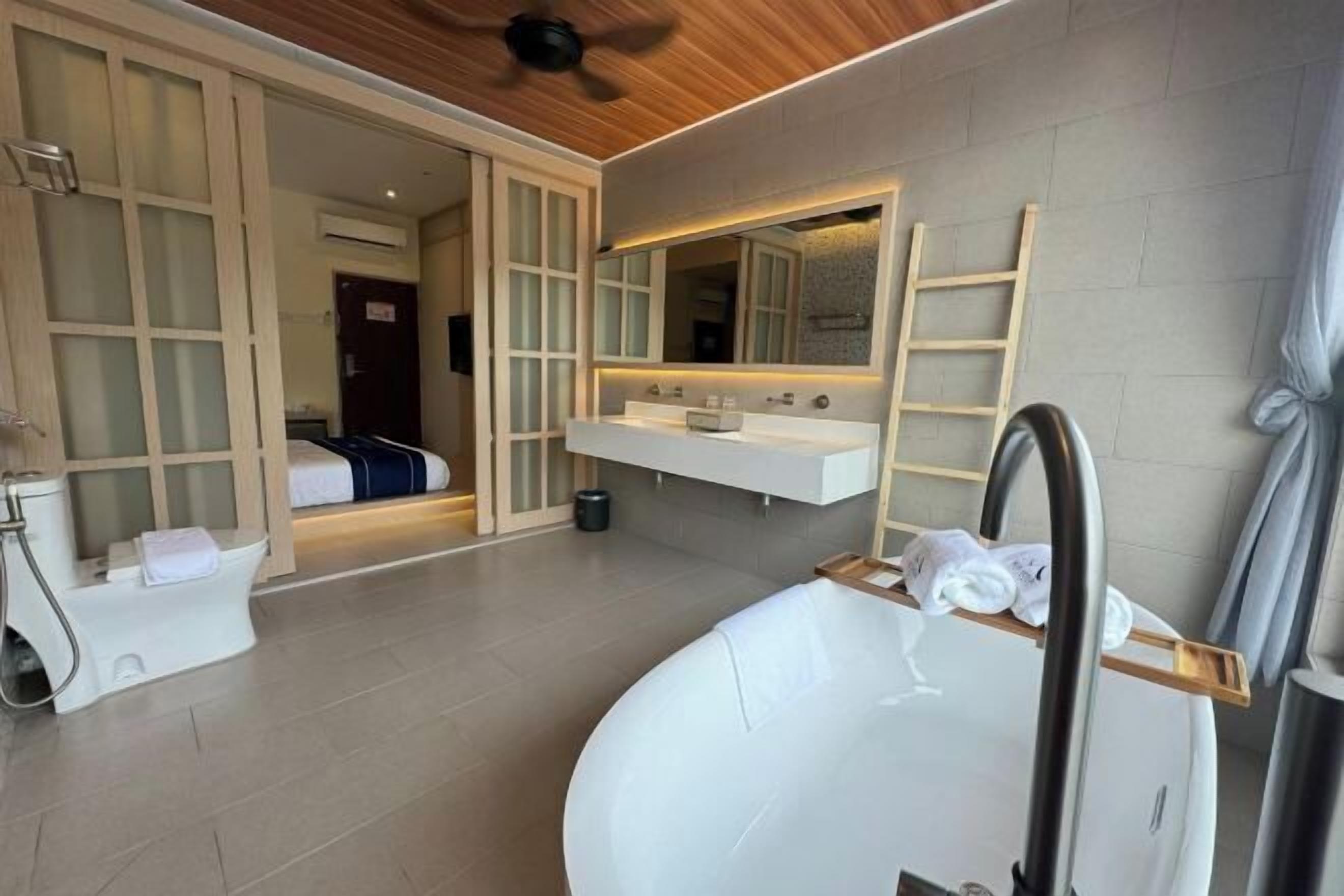 Schallisolierte Zimmer, Bügeleisen/Bügelbrett