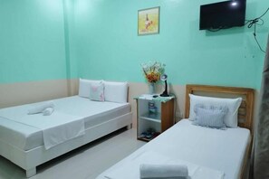 Room - Ocean View Lodging House (Oslob)