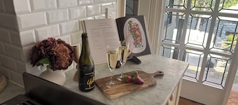 Charming Terrace house close to CBD /5 Min to Train