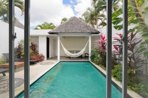 Outdoor pool - Tan's Astana Villa's by The Lavana (Bali)